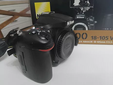 Nikon D7100 con scatola e Battery Grip - Foto 6