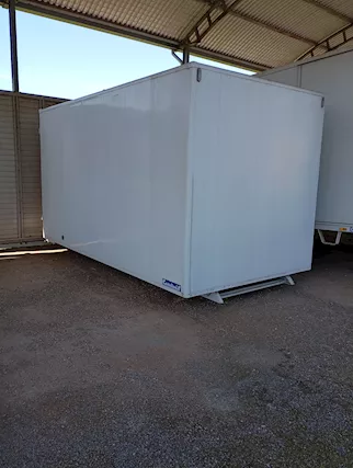 Furgoni a terra - Anteprima 10