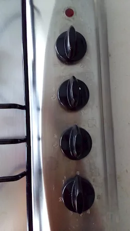 Piano cottura Whirlpool 3 fuochi gas + 1 piastra elettrica - Foto 3