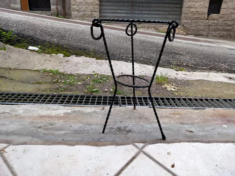 Portavaso in ferro battuto larg. 25 alt. 39