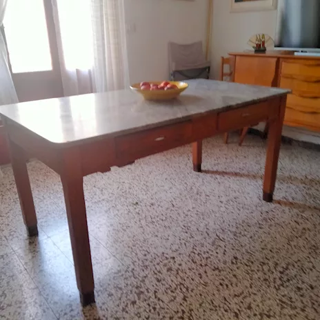 Tavolo di legno massello