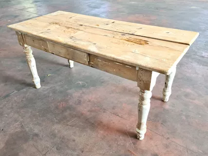 Tavolo artigianale vintage in legno usato