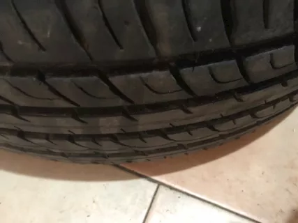 4 cerchi completi di gomme estive 80% - Foto 2