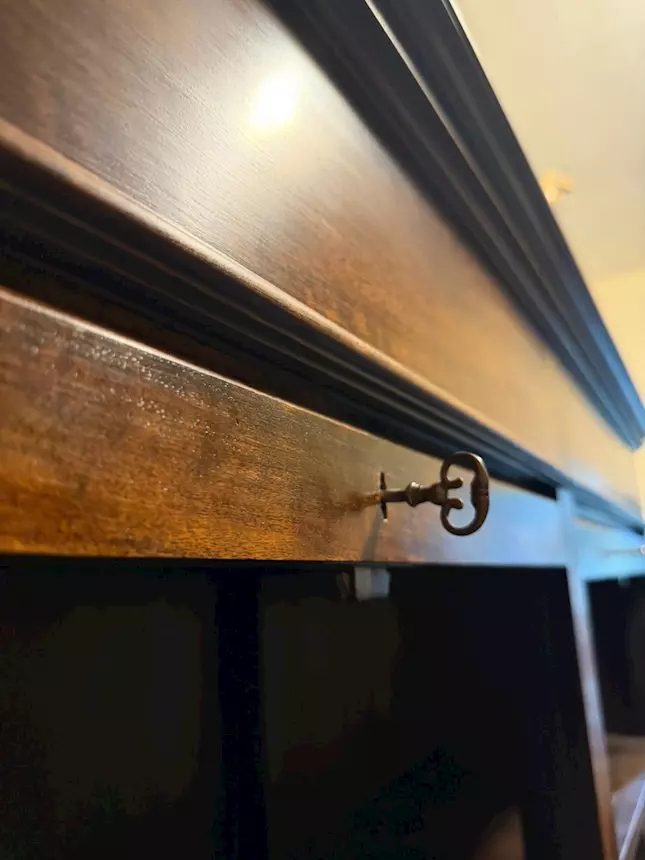 Credenza antica in due corpi con ante a serrande, ottime condizioni - Foto 8