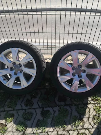 Cerchi lega originali Audi da 17 più gomme 225 50 17
