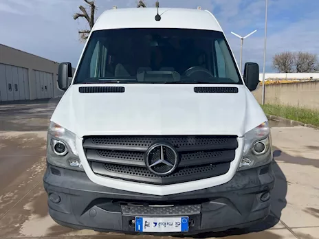 Mercedes-Benz Sprinter del 2019 (scuolabus)