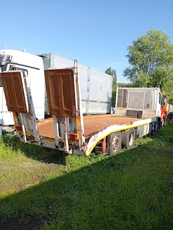 Carrellone con rampe