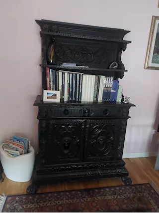 una credenza dei primi del 900