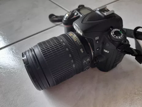Nikon D90 + obiettivo 18-105 + accessori