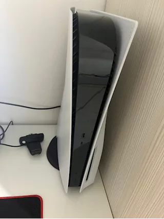 Playstation 5 + 2 controller