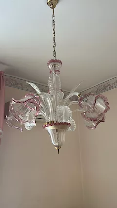 Lampadario Vetro di Murano banco e rosa