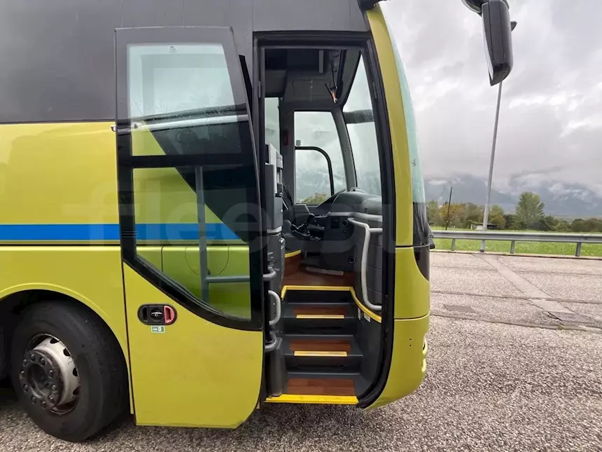 Foto 10Man Lion's Coach, 2016, 55 posti, Euro 6 Km 573818, cambio: manuale