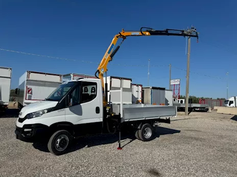 Iveco Daily 35C11 con gru EFFER e cassone fisso Anno 2014, ottime condizioni - Anteprima 4