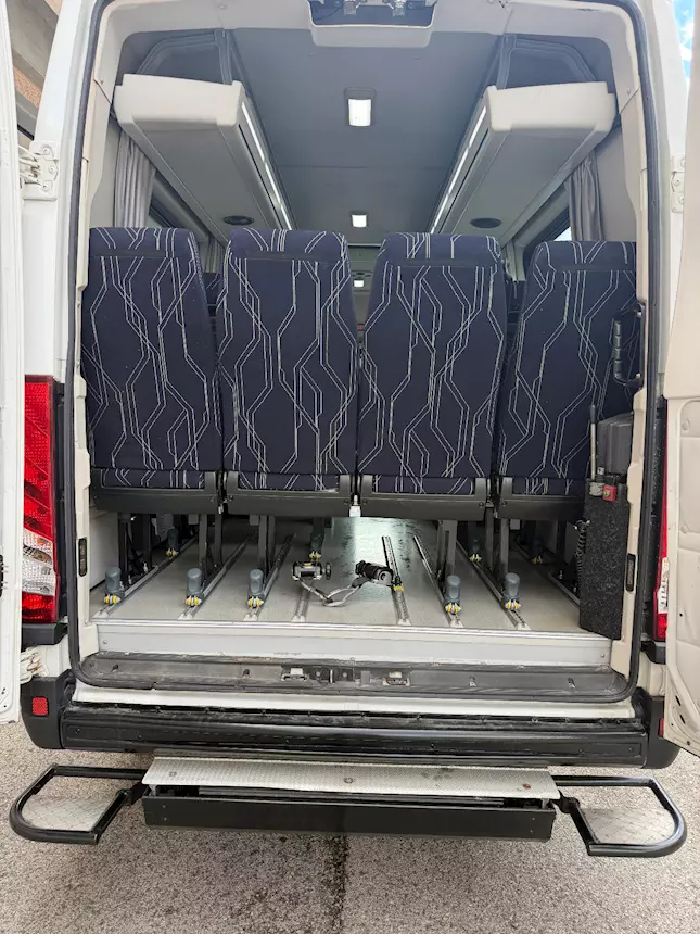 Foto 5Minibus Daily 24 posti con pedana disabili Iveco Anno 2015