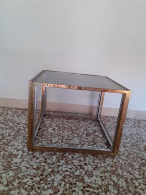 TAVOLINO quadrato molto grazioso