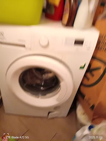 I mobili - Camera da letto: comò comodini armadio
