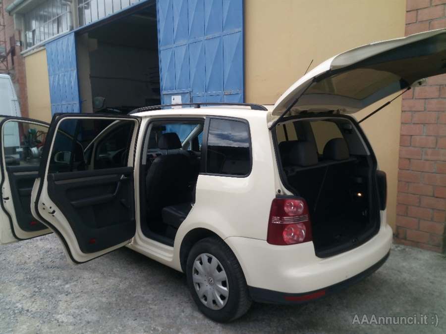 Volkswagen Touran 77Kw Anno 2009 Km 270000 Monovolume, cambio automatico - Foto 2