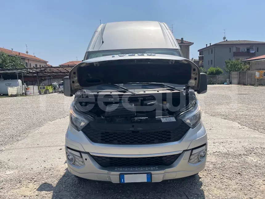 Foto 3Iveco Daily, 2016, 21 posti, Euro 6 Km 303876, cambio: manuale