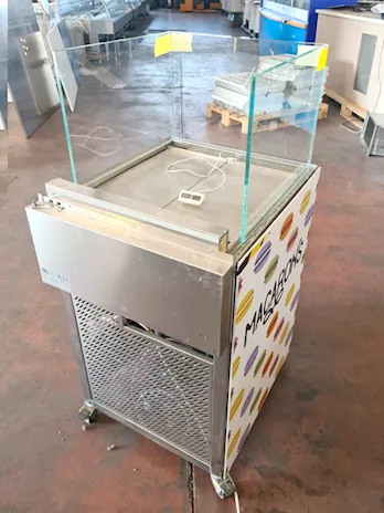 Mini vetrinetta carrellata usata