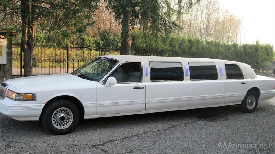 Limousine Ford Lincoln Town Car