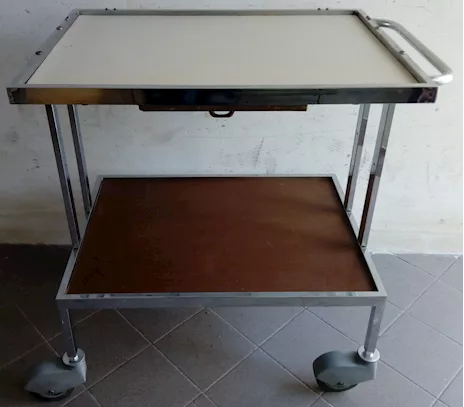Portavivande con piano estraibile