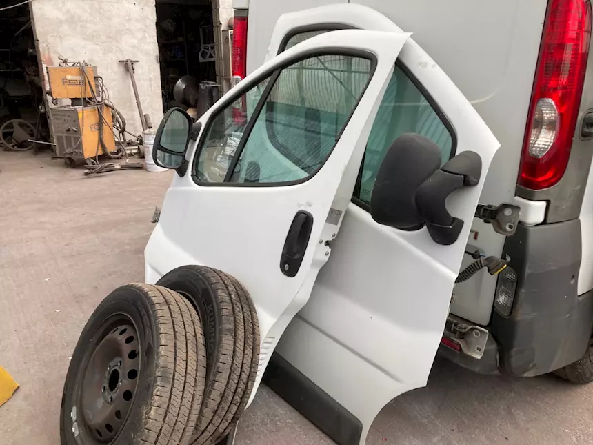WYKŁADZINA EUROPA RENAULT TRAFIC II OPEL VIVARO A NISSAN PRIMASTAR 0D31 OD31 tra