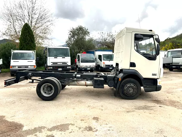 Camion Marca DAF 100 telaio - in vendita a Salerno