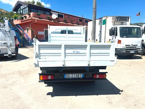 Camion Marca Nissan cabstar 35.13 ribaltabile Anno 2007 Km 417500 - Anteprima 4