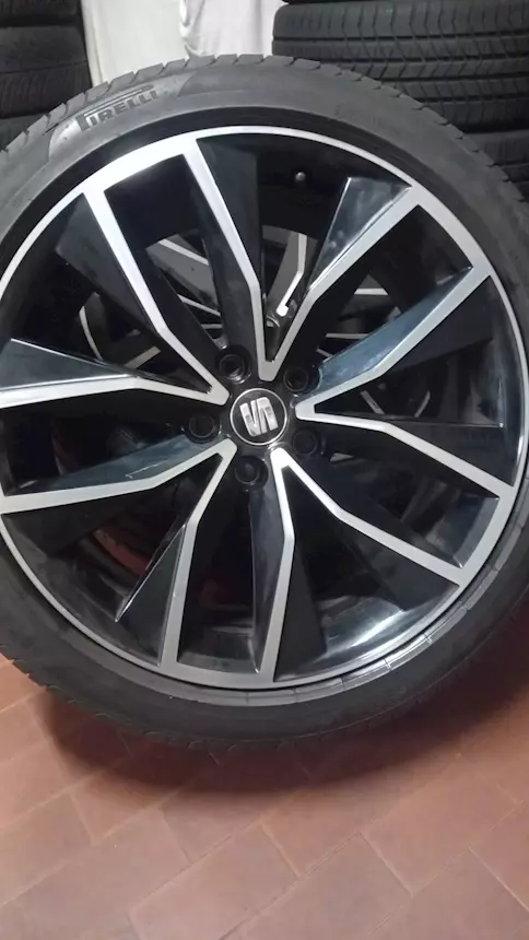 Cerchi da 19 Seat VW Audi con gomme 245 45 19
