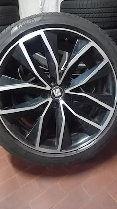 Cerchi da 19 Seat VW Audi con gomme 245 45 19