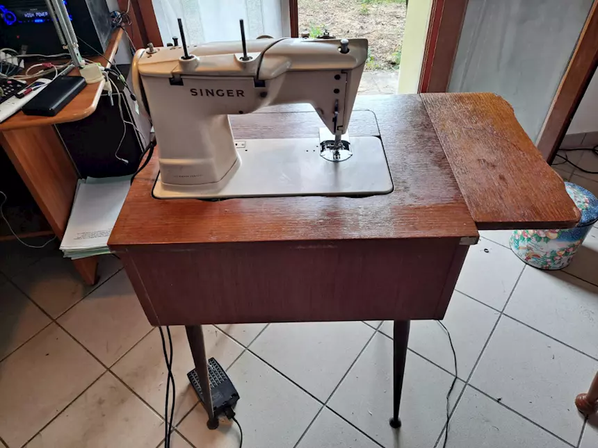 Macchina da cucire SINGER mod. 411 anni 70, ottimo stato - Foto 11