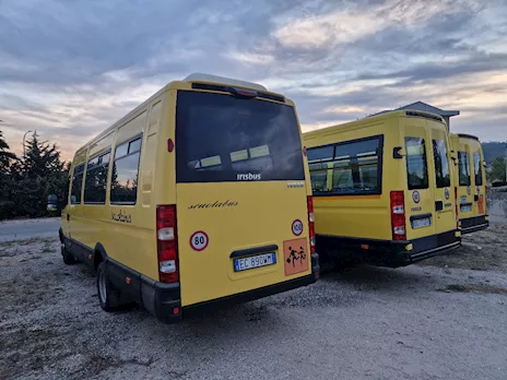 Scuolabus 30-34 posti Marca Iveco Anno 2010 Km 200000 - Anteprima 2