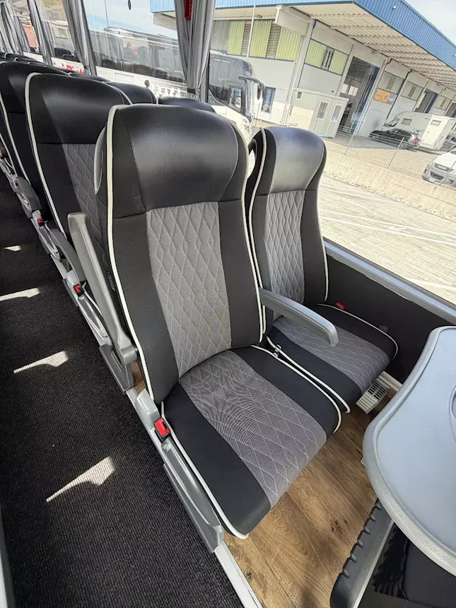 Foto 6Mercedes Tourismo RH Anno 2010 Km 850000 Euro 5, cerchi in lega