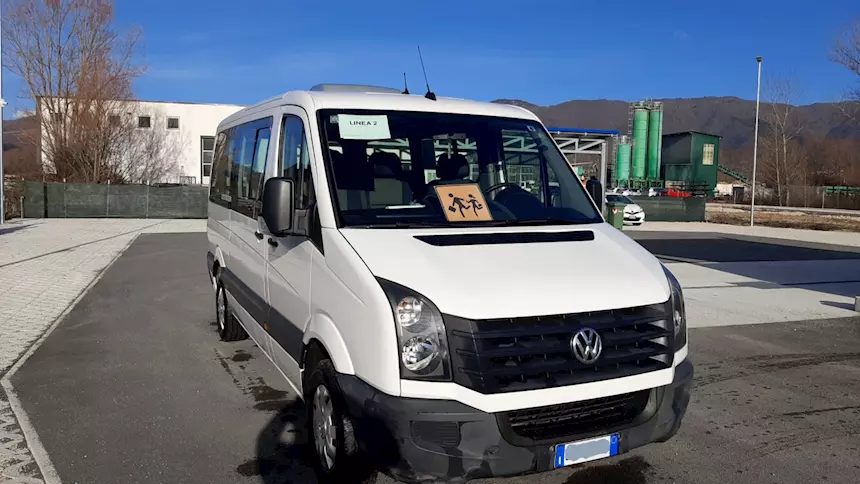 Foto 3Volkswagen Crafter Bus 9 posti Anno 2014 Km 180000 Euro 5