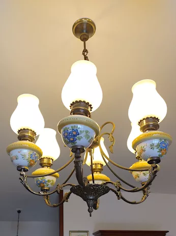 Lampadario a 6 bracci in ceramica e vetro anni 70