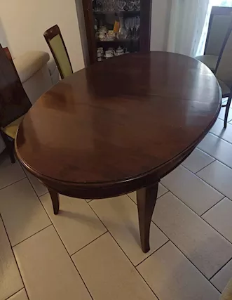 Tavolo ovale allungabile in noce