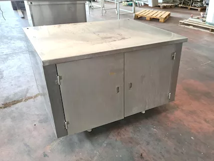 Isola inox per cucine usato