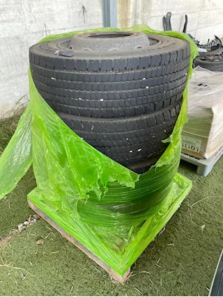 N.4 Pneumatici Michelin Ribassati 295/60 R22.5 - Foto 3