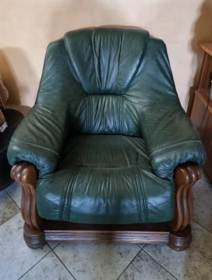 Salotto in legno massello con poltrone in pelle