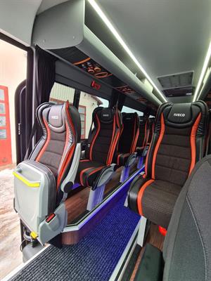 Iveco 50c18 turistico 21 post NUOVO DA PERSONALIZZARE Euro 6, cambio automatico - Foto 4