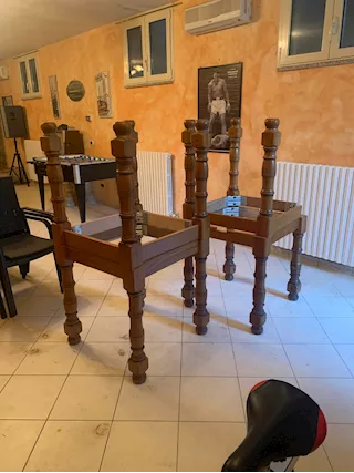 N.6 tavoli in legno dimensioni 80