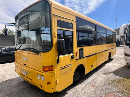 Scuolabus Cacciamali 100E21 posti 57