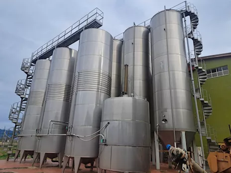 Attrezzature per cantina sociale