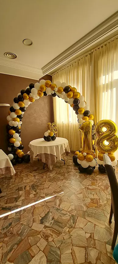 Allestimenti personalizzati per battesimi, compleanni, archi