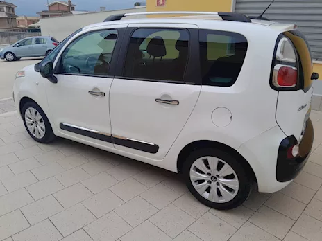 Citroën C3 Picasso 1.6 HDI Exclusive Anno 2016 Km 110000, pronta consegna - Foto 5