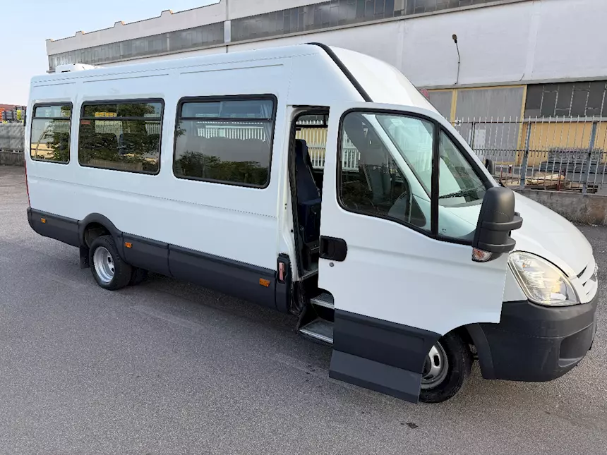 Foto 5Minibus Daily 21 posti Marca Iveco Anno 2007 Km 0, cambio manuale