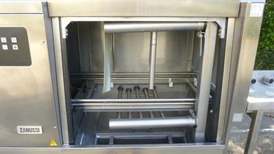 Lavastoviglie a nastro trasportatore a traino lavastoviglie