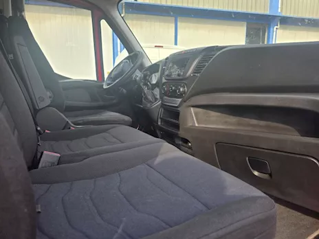 Iveco Daily 35S14 furgone telonato 4,25 m 2021 Euro 6D Centinato - Anteprima 6