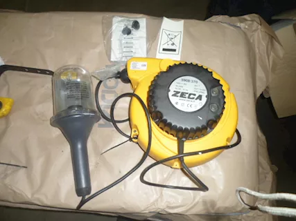 Lampada portatile con avvolgicavo Zeca