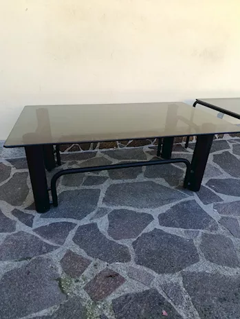 Tavolino con vetro fumé